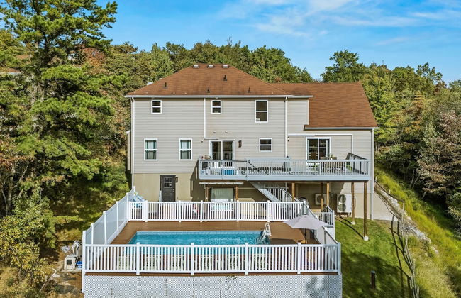 Mountain Mindset by Avantstay Pool Hot Tub Game Room Firepit - Photo 1