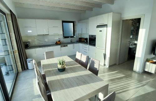 Paleokastro Villas with Private Heated Pool, Top Views - Next To Center - Top WiFi - Foto 55