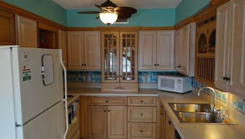 Palm Cay 9 1 Bedroom Condo by RedAwning - Foto 5, Cocina privada