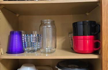 Entire 2-bedroom, 2 bath home with parking and newly renovated floors - Foto 13