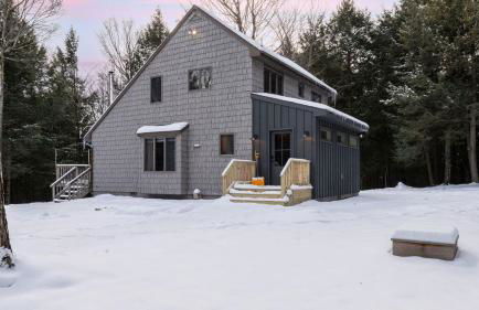 Catskills Mountain Home Near Windham w Fireplace Open Living Deer Run Lodge by AvantStay - Foto 36