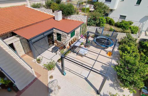 Villa Confido - Luxury 3BR Apartment with Private Pool near Trogir - Photo 24