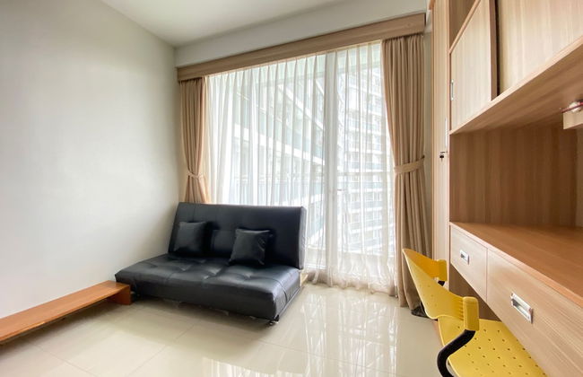 Stylish & Comfy Studio at Dago Suites Apartment - Photo 9