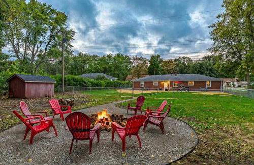 Warm & Comfy 2BR, Huge Backyard, Great Location! - Photo 21