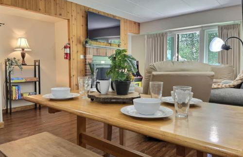 The Grizz AC Pool Sauna Gym Near Resort - Photo 6