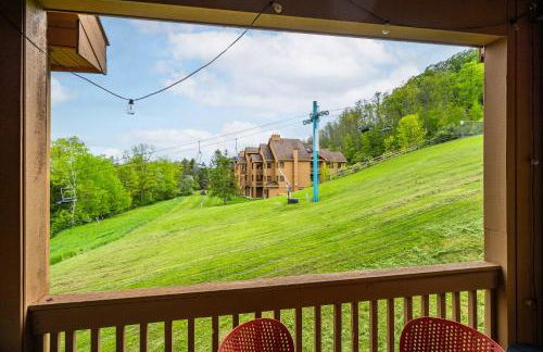 Renovated Ski In Out Condo King Bed Patio Grill - Foto 33