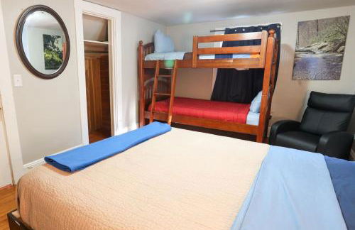 Riverfront Home (Apartment and Bar) - Foto 10