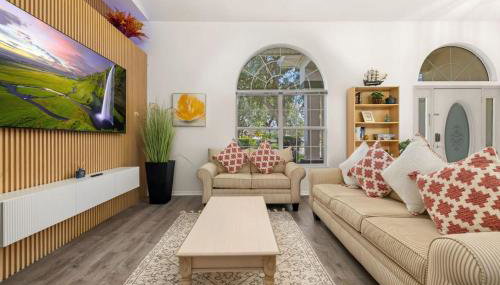 Modern Retreat Pool and Game Room - Foto 5