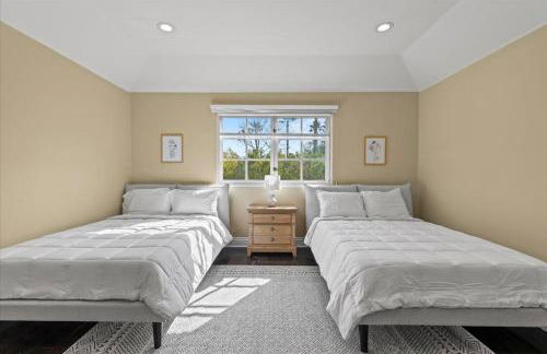 5800 sq ft Gorgeous Tarzana 7 bedroom 9 bathroom home with pool and hot tub - Foto 27