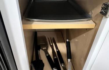 Modern Basement Retreat 2BR King suite - Foto 2