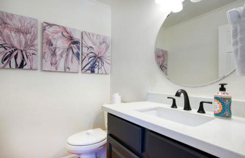 Upscale Phoenix Abode Walk to South Mountain Park - Foto 18