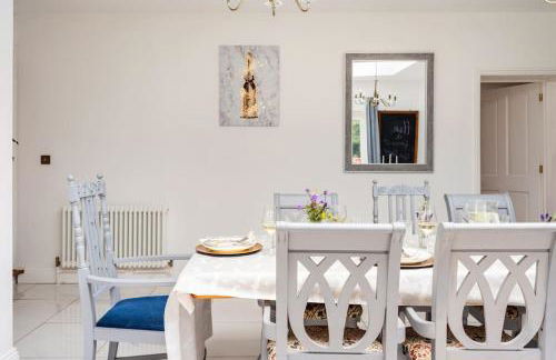 Cotswold Cheltenham, whole house with hot tub - Photo 50