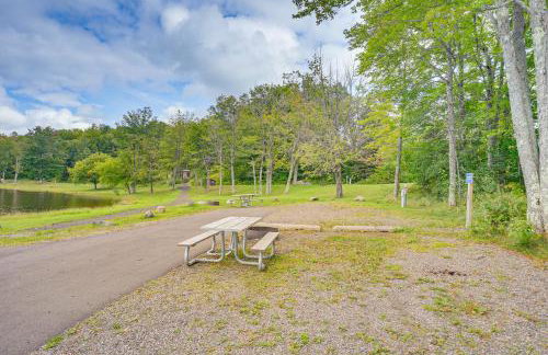 Ski-InandSki-Out Condo in Upson - Walk to Lake - Foto 29