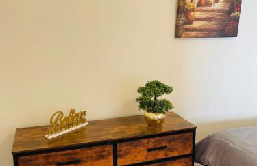 3BR 1BA Near Train Station Monthly Deal - Foto 14