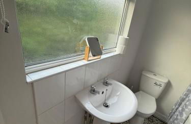 Cosy Lincoln Home Sleeps 6 with Parking - Foto 15