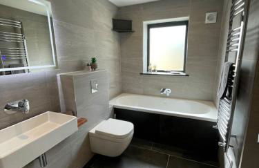 Gulland 4 Bed Sleeps 8 with Hot tub - Foto 25