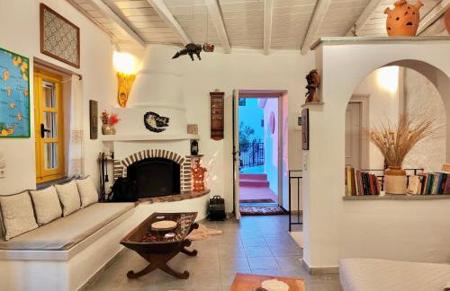 Ioulis Century Home - Photo 25