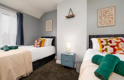 Modern Spacious Home - Parking - Sleeps 6 - minutes from the A1 & the Races - Foto 19