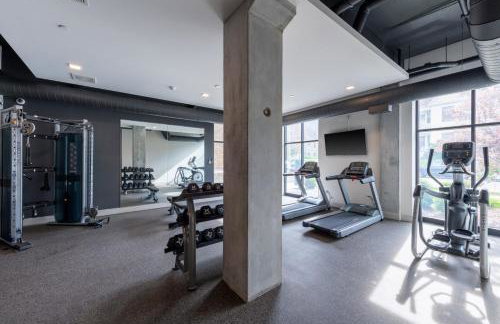 East Side Luxury 1BR Apt - Near Brady St with Balcony and Lounge - Foto 13