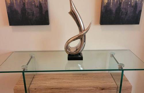 Modern & Luxurious 3 Bdrm 2.5 Bath Townhome - Foto 9