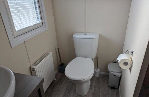 2-Bed Ringwood Cabin - incl Park Pass SelfCheckin - Foto 9