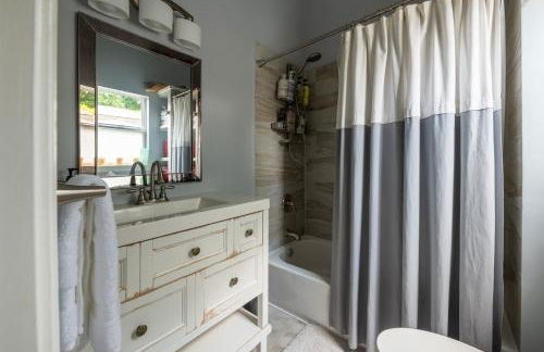 Luxury Historic Shotgun Home in Lower Garden District - Foto 51