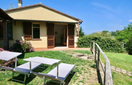 Chalet Elena in Montescudaio, ground floor with fenced garden - Foto 1