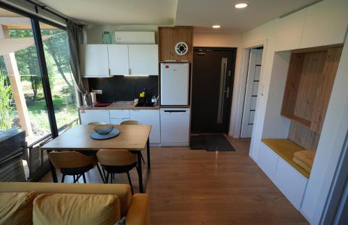 Brzuchem do góry - Foto 8