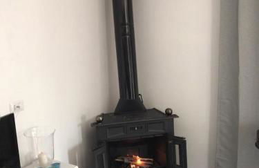 Tra il bosco e il lago - Foto 31