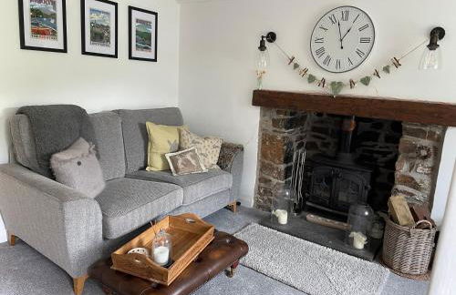 Tiny romantic cottage for two. - Photo 1