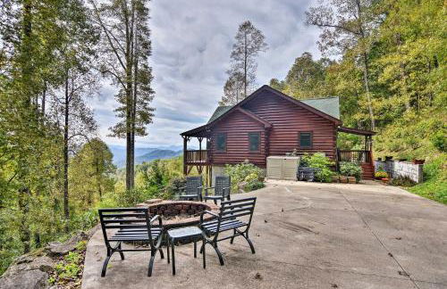 Cabin with BBQ and Games - Walk to Blue Ridge Parkway! - Foto 30