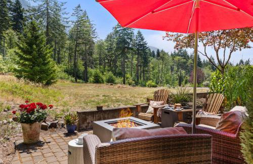 Mountain-View Retreat with Hot Tub & Waterfalls - Foto 9