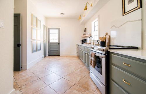 The Gable - 3 BLKS from Main St - Photo 12