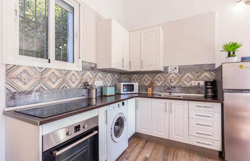 Gorgeous Home In Mezquitilla With Wifi - Photo 21