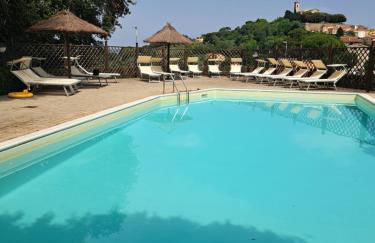 Trilocale con piscina - Foto 15