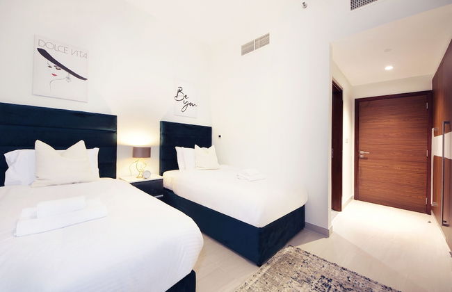 Luxury StayCation - Tranquil Retreat With Beautiful Park Views - Photo 6