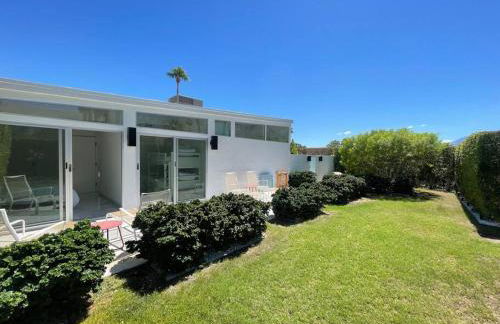 Palm Springs Luxury Home With Pool and Next to Downtown & Airport - Photo 27