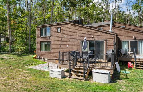 Quiet and Cozy Lakefront Home Near Mt Boyne - Foto 33