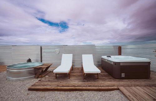 Romantic Desert Escape - Stargazing Dome, Hot Tub, Fire Pit, Hammocks, Cowboy Pool - Foto 56