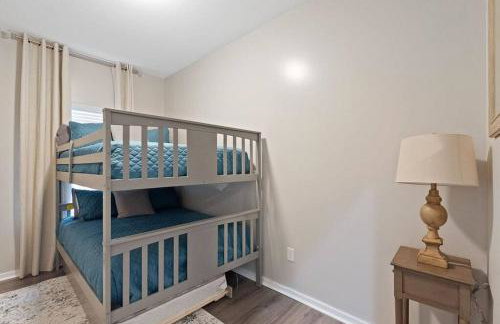 Spacious Country Living with Fishing Lake - Foto 14