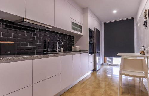 Flor do Mar - Spacious Apartment with Balcony - Foto 9