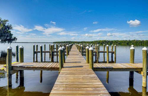 St Johns River Retreat in Welaka with Dock Access - Foto 10