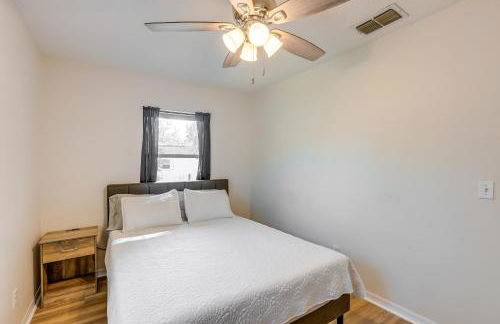 Williston Home with Yard 6 Mi to Devils Den Spring - Foto 11