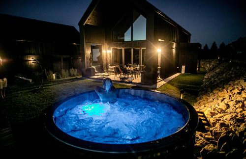 Stodoły na wzgórzu - Foto 1