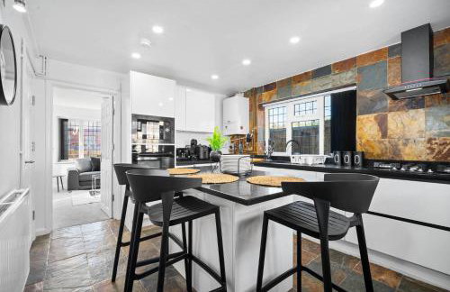 Charming Harvington Cottage - Hot Tub, Pet Friendly, Sleeps 11 - Foto 50