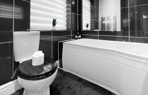 Lovely 4b Stay- Ideal for Contractors & Families - Photo 8