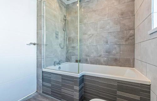 3 Bedroom Bungalow, Van & Car Parking, WIFI, Sleeps 6 - Foto 31