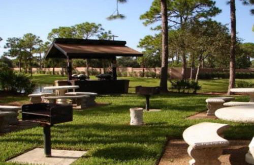 Village des Pins Sarasota 2BR Condo with Pool - Foto 39