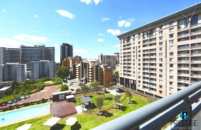 Prestige Apartment Sandton at Westpoint - Photo 32