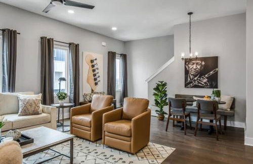 Stylish Nashville Home - Rooftop Deck - Hot Tub - Photo 11